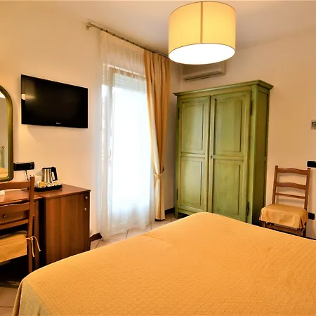 Bisesti ***s Hotel