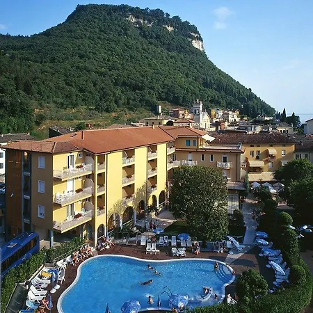 Bisesti ***s Hotel