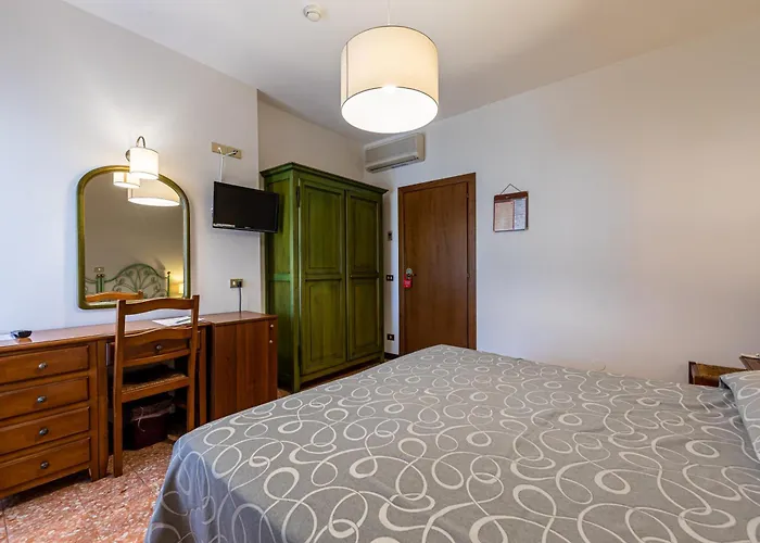 Bisesti ***s Hotell Garda (Verona)