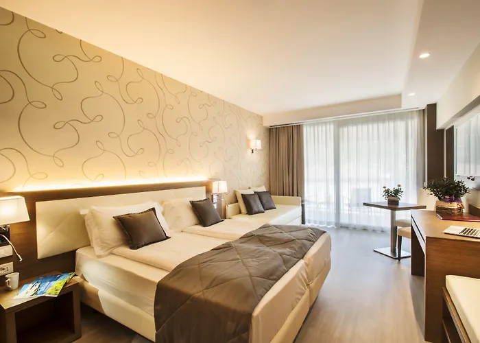 Bisesti ***s Hotell 3*