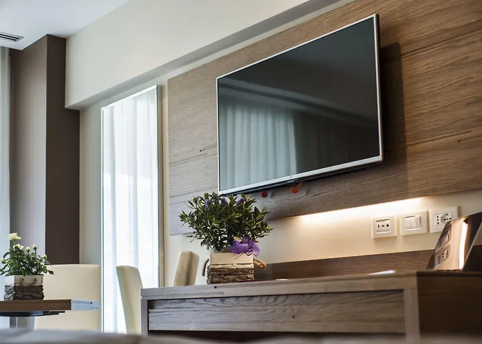 Bisesti ***s Hotell 3*