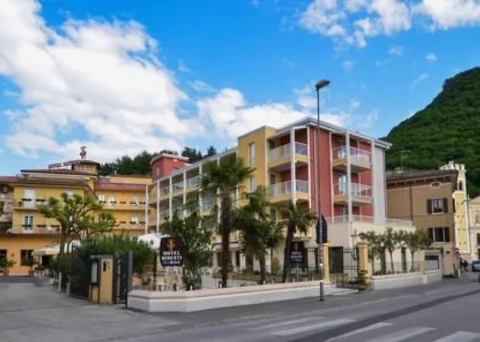 Bisesti ***s 3* Garda (Verona)