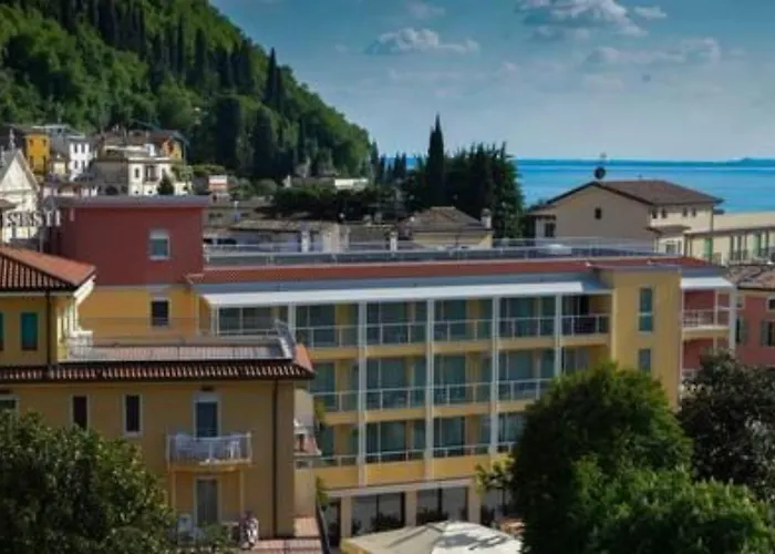 Hotell Bisesti ***s 3*