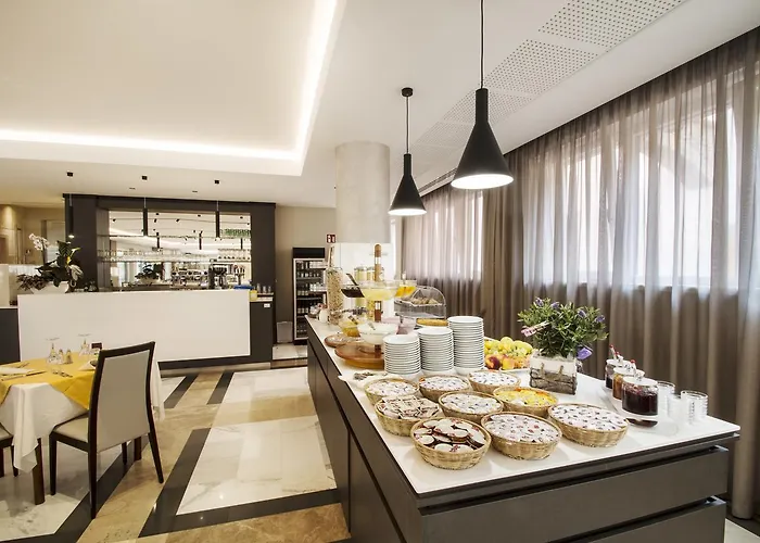 Hotell Bisesti ***s Garda (Verona)