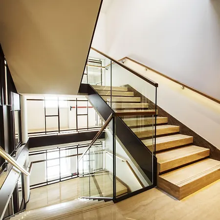 Bisesti ***s מלון 3*