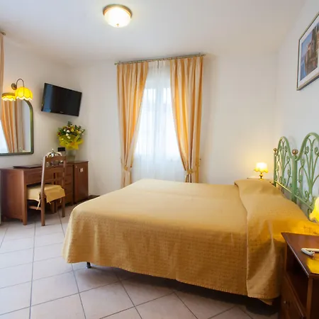 Bisesti ***s Hotel Garda (Verona)