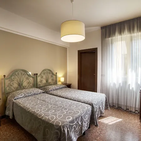 Bisesti ***s 3* Гарда