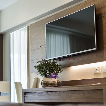 Bisesti ***s Отель 3*