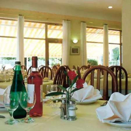 Bisesti ***s Отель 3*