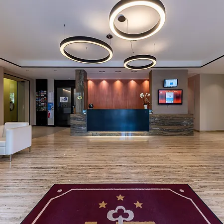 Bisesti ***s 3* Гарда