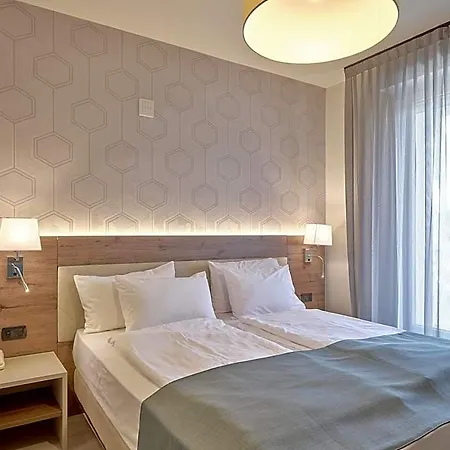 Hotel Bisesti ***s Garda (Verona)