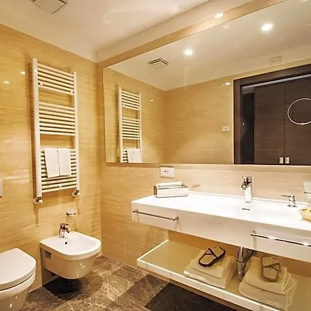 Hotel Bisesti ***s