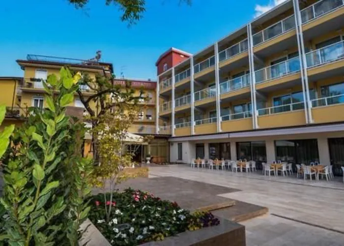 Bisesti ***s Hotel 3*