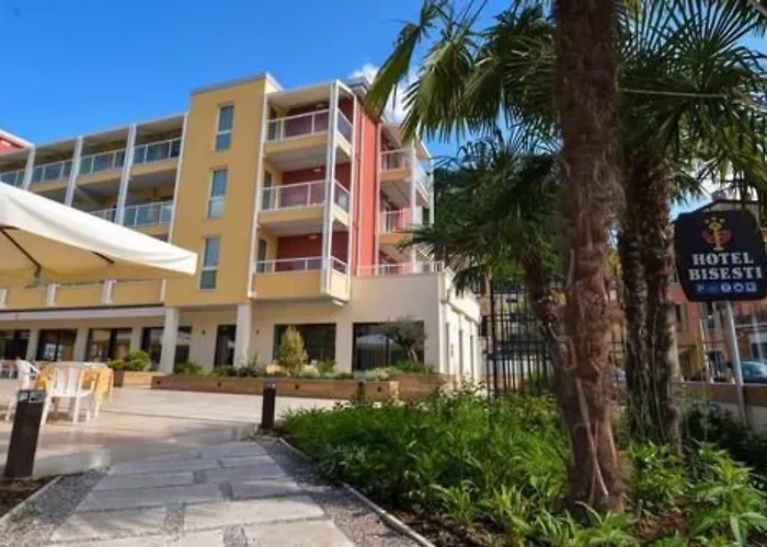 Hotel Bisesti ***s 3*