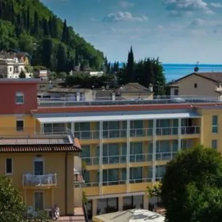 Hotel Bisesti ***s 3*