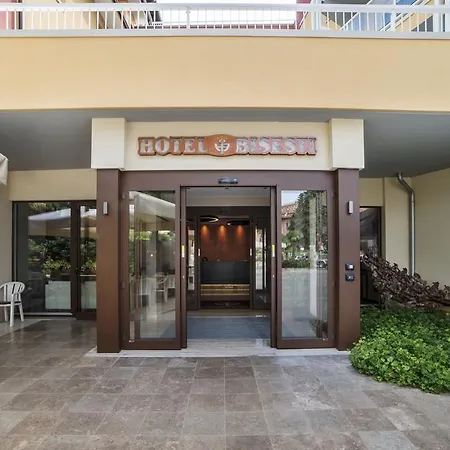 Otel Bisesti ***s Garda (Verona)