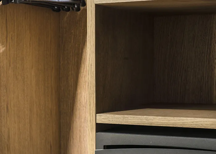 Bisesti ***s Otel 3*